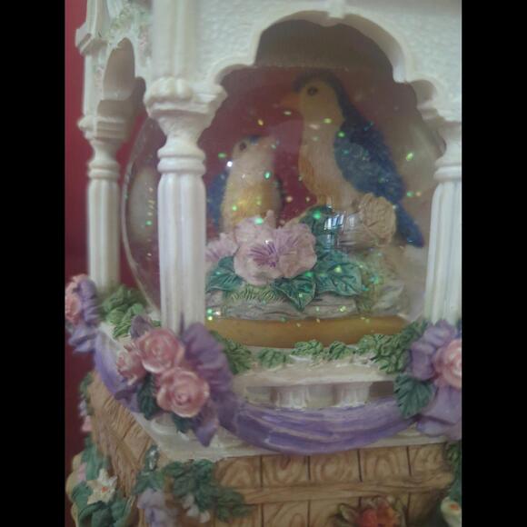 Vintage bluebird gazebo glitter globe - Picture 7 of 9